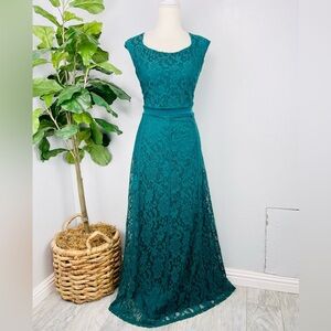 Candalite Emerald Green Sleeveless Special Event Formal Maxi Lace Dress